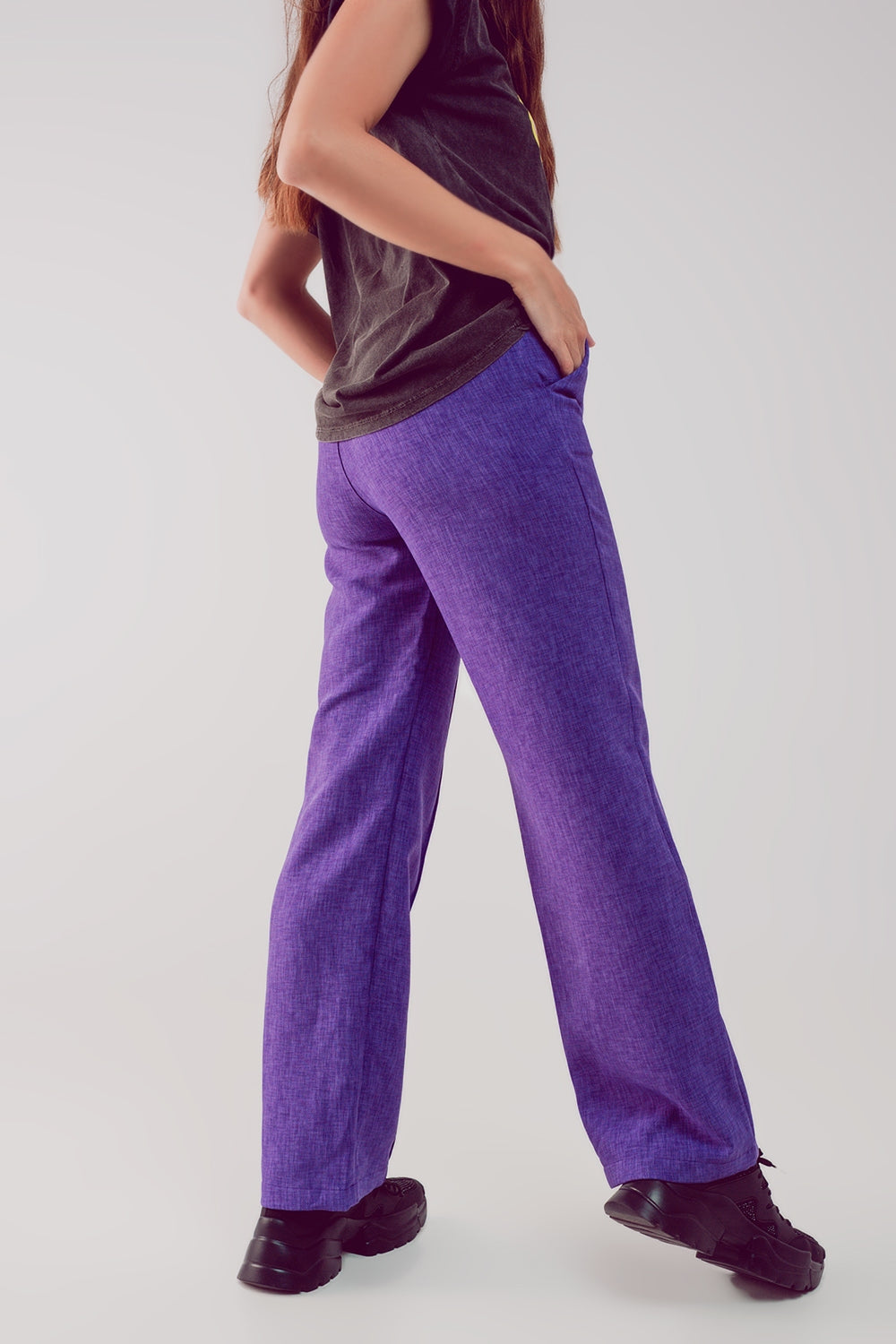 Pantalones morados de corte sartorial y pernera recta Q2