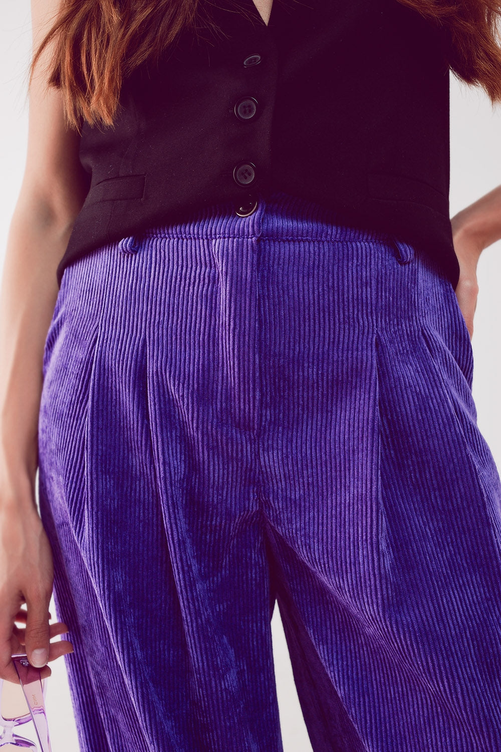 Pantalones morados de pernera ancha de pana Q2