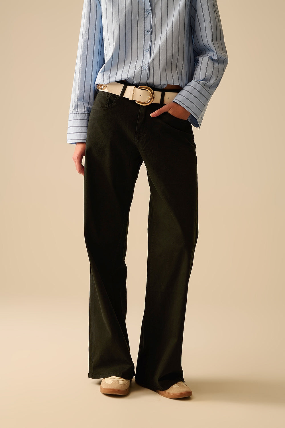 Pantalones Negros de Pierna Ancha Recta Q2