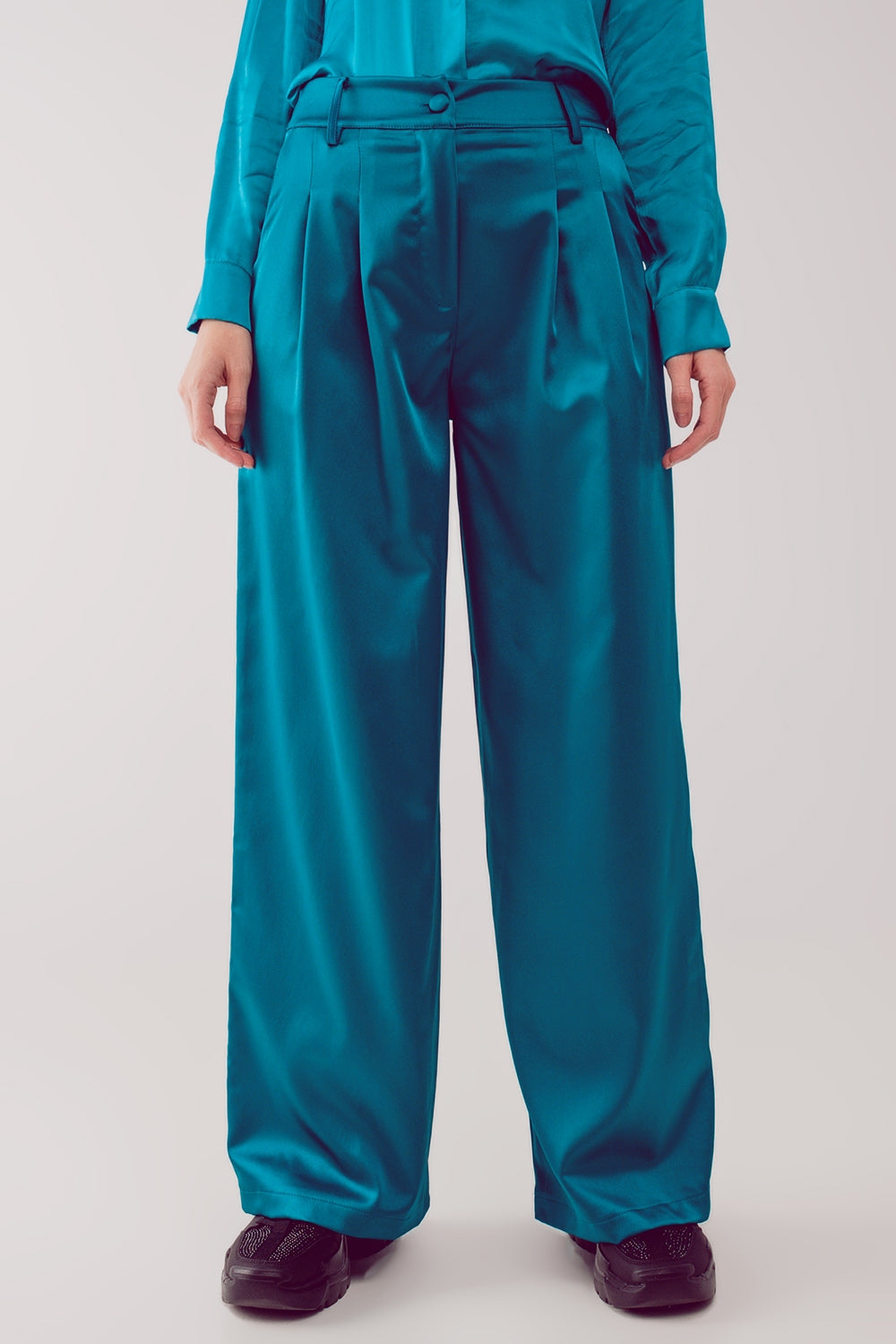 Q2 Pantalones palazzo con pinzas en turquesa
