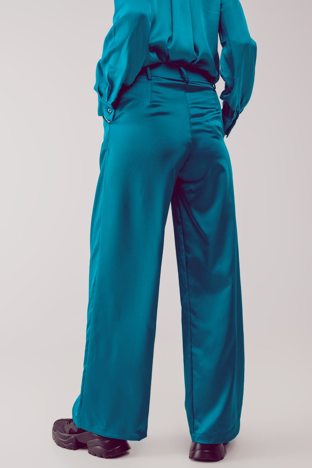 Pantalones palazzo con pinzas en turquesa Q2