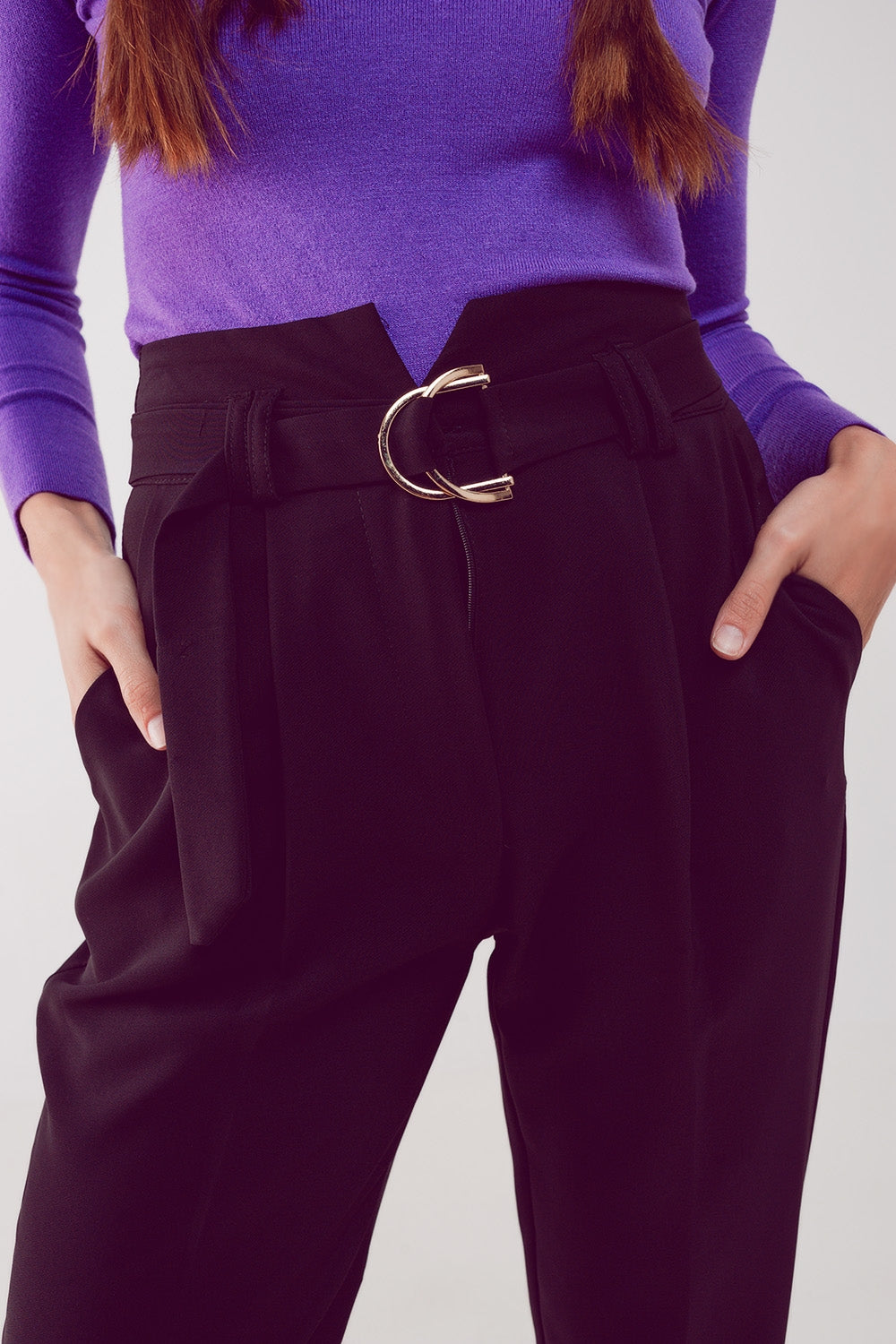 Pantalones pitillo negros con cintura estilo paperbag Q2