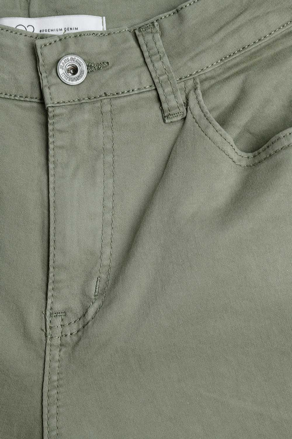 Pantalones rectos elásticos supercómodos En verde Q2