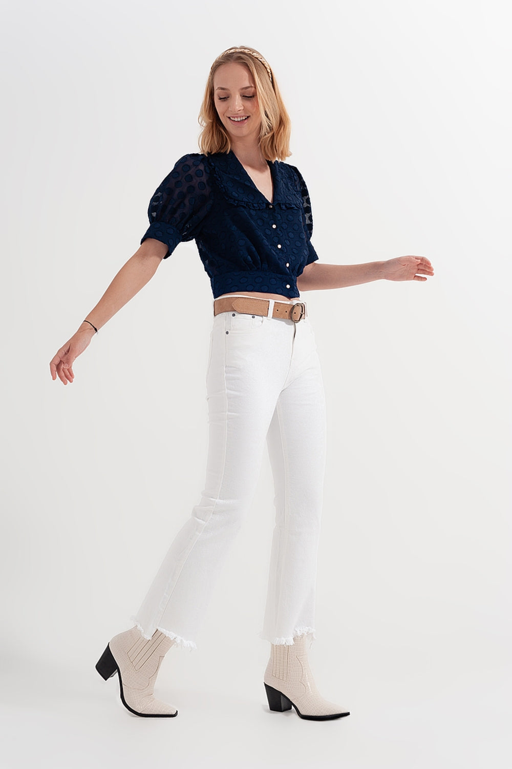 Pantalones rectos en blanco con tobillos anchos Q2