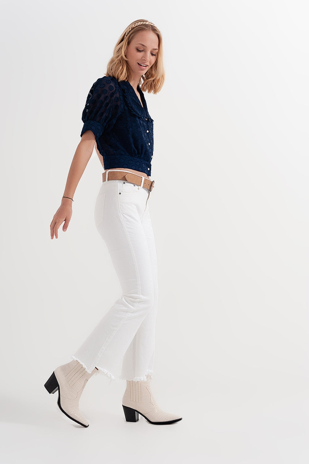 Pantalones rectos en blanco con tobillos anchos Q2