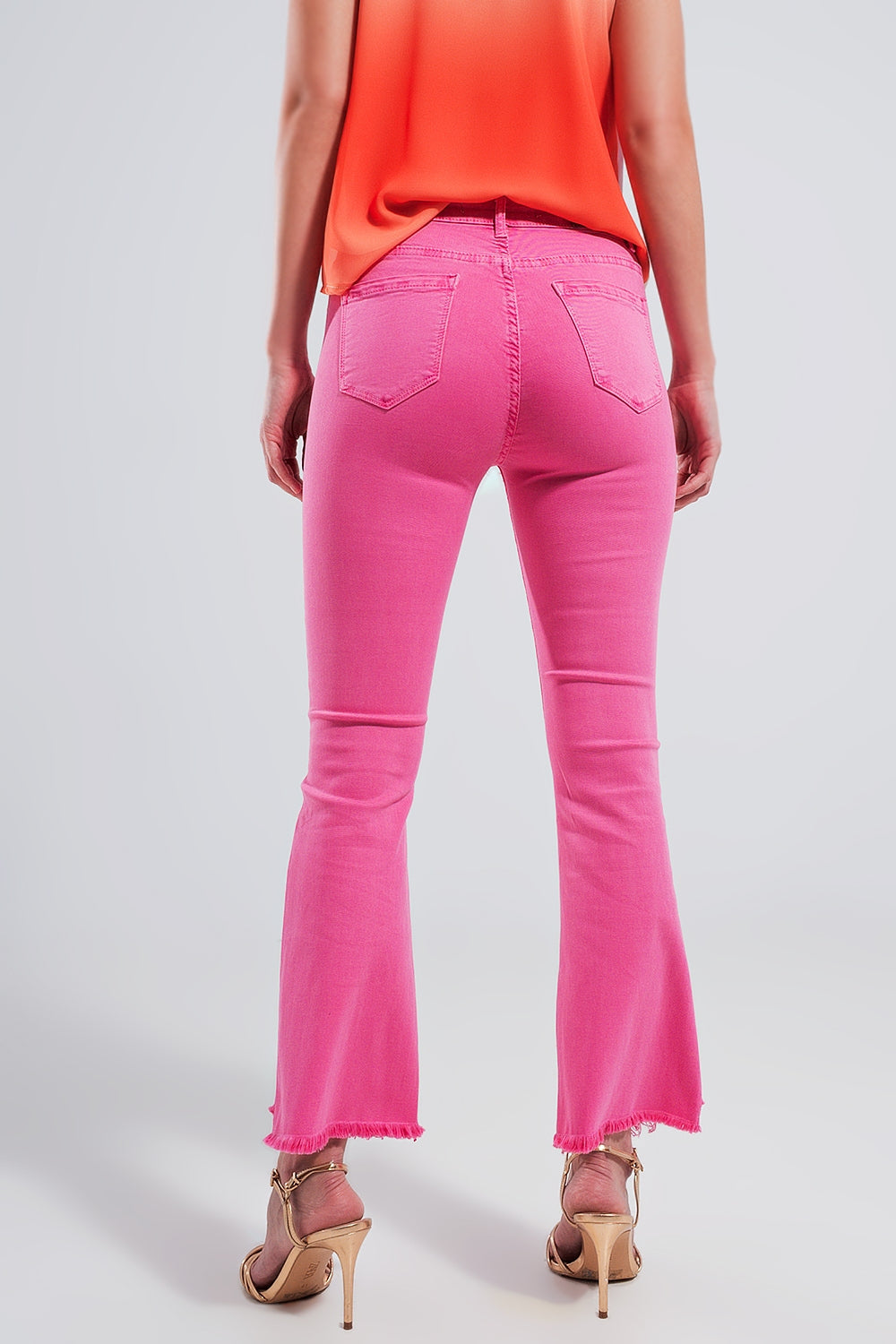 Pantalones rectos en fucsia con tobillos anchos Q2