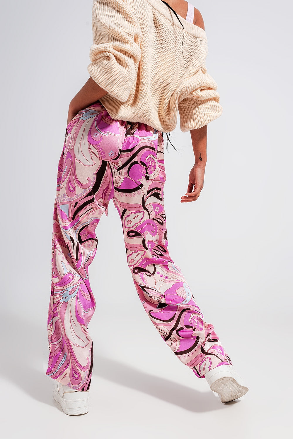 Pantalones rosa de pernera ancha con cinturón Q2