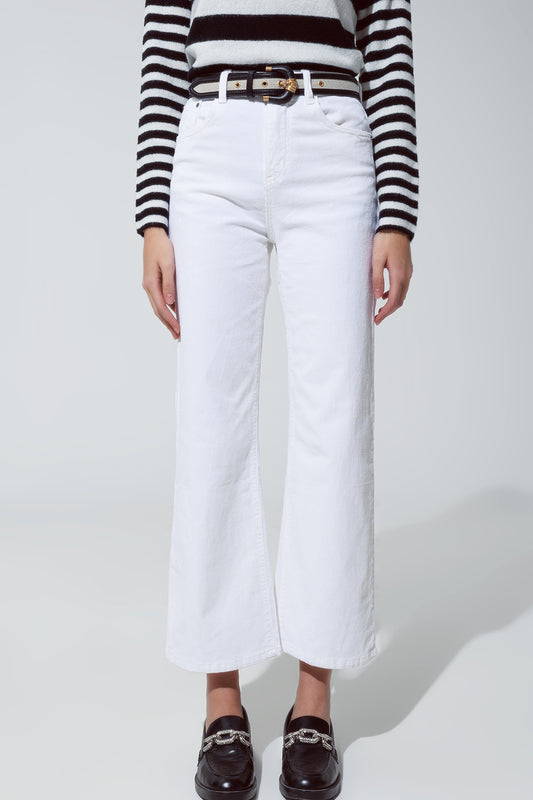 Q2 Pantalones tobilleros de pana en blanco