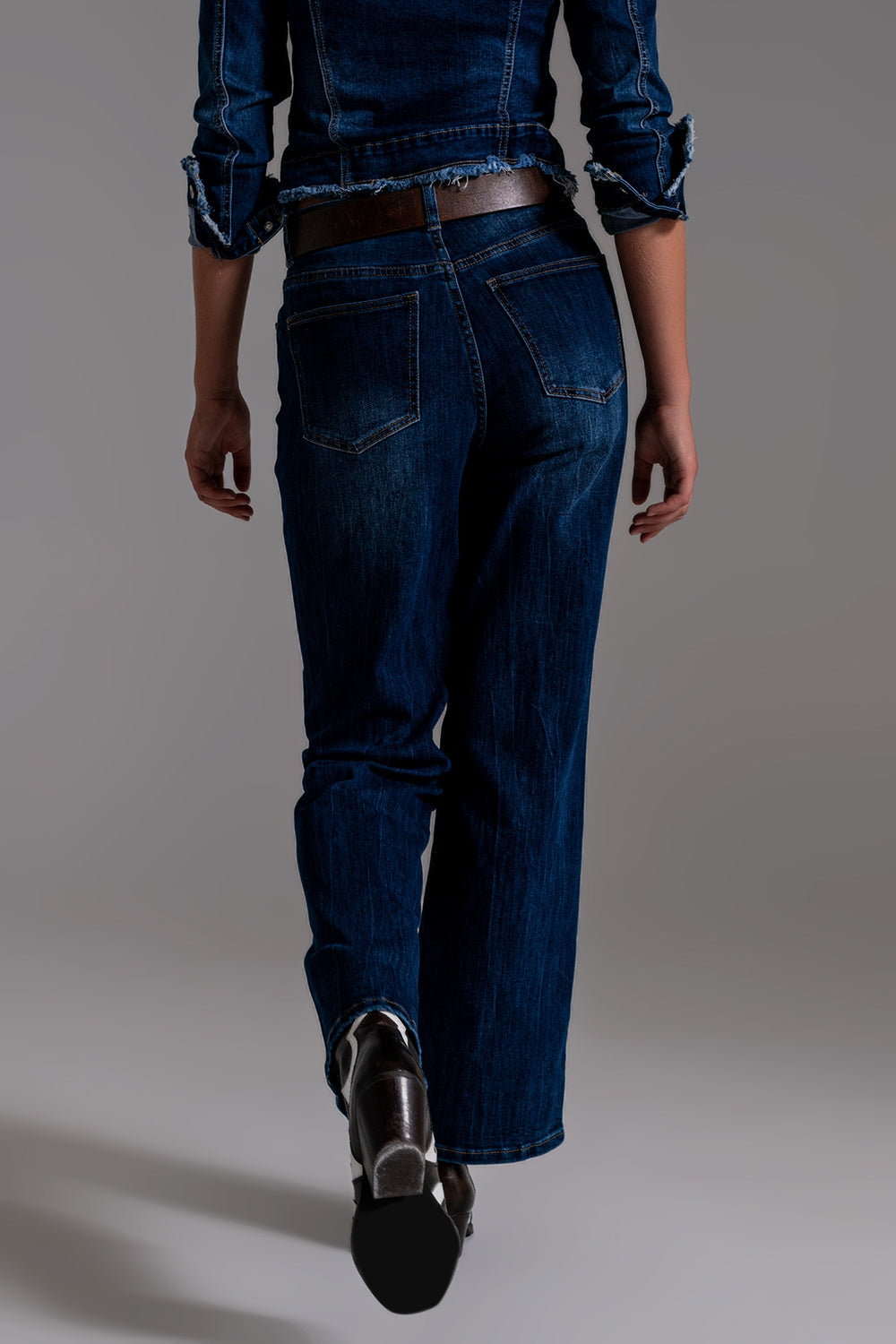Pantalones vaqueros de pierna ancha estilo años 70 en azul lavado medio Q2