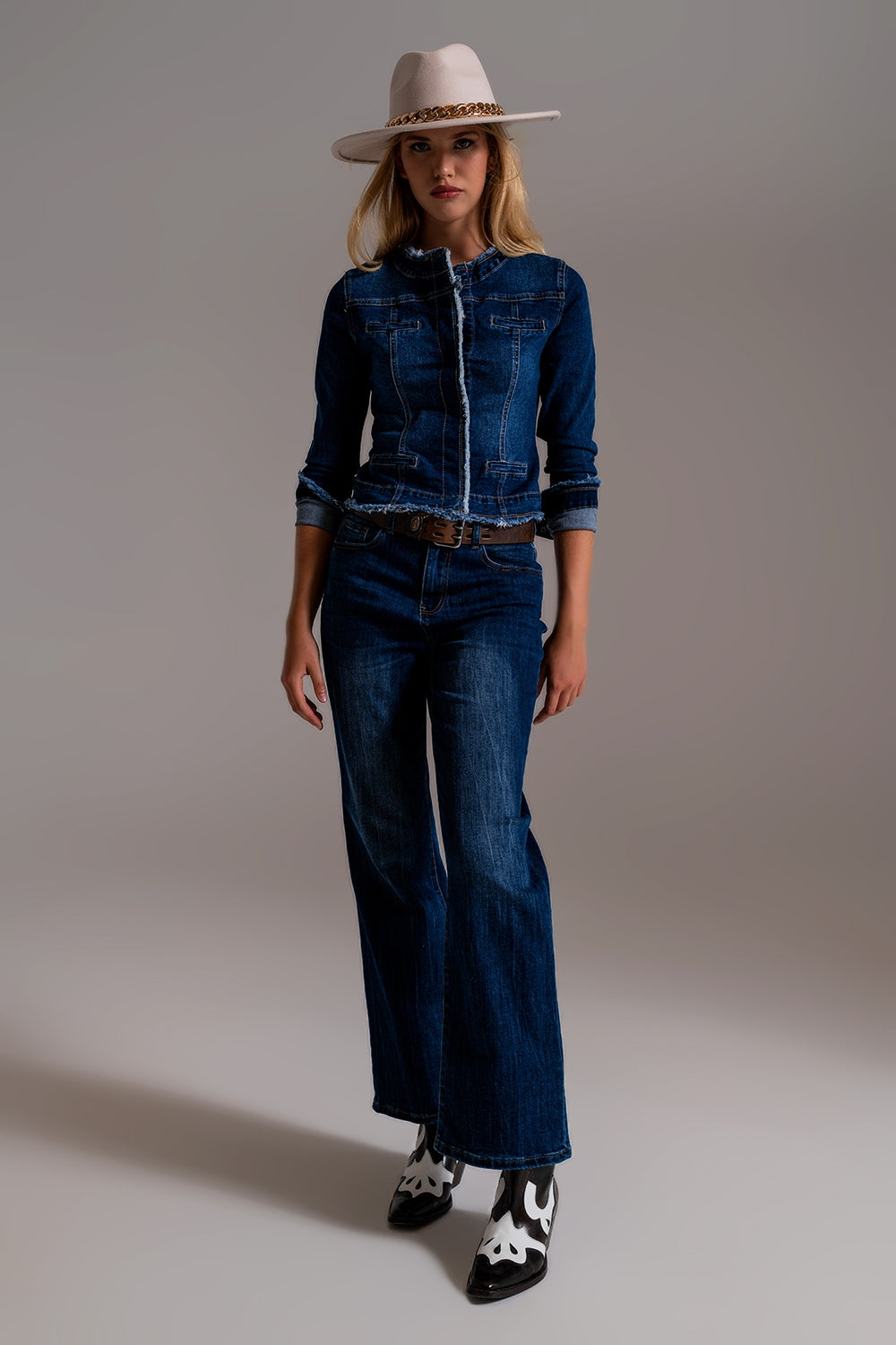 Pantalones vaqueros de pierna ancha estilo años 70 en azul lavado medio Q2