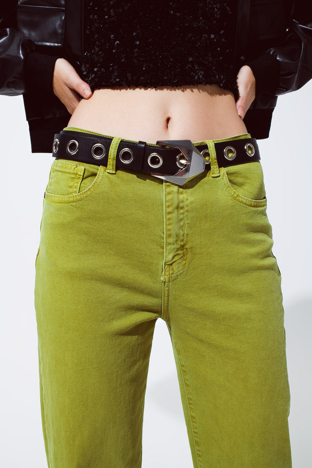 Pantalones vaqueros de pierna recta con dobladillo cortado en verde oliva Q2