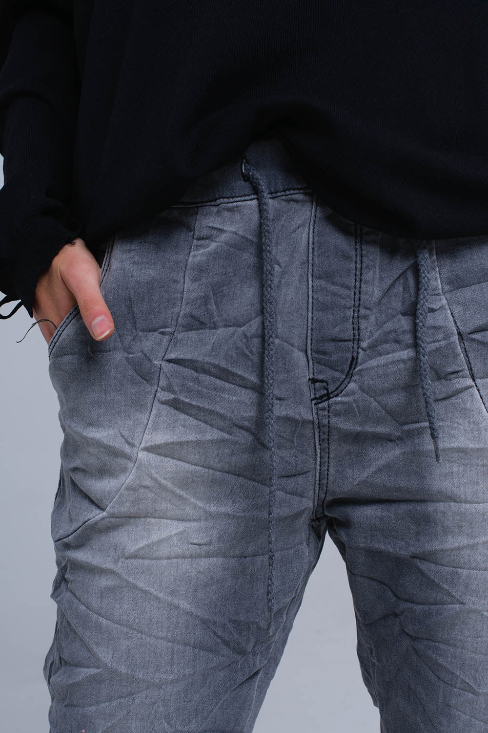Pantalones vaqueros Jogger gris Q2