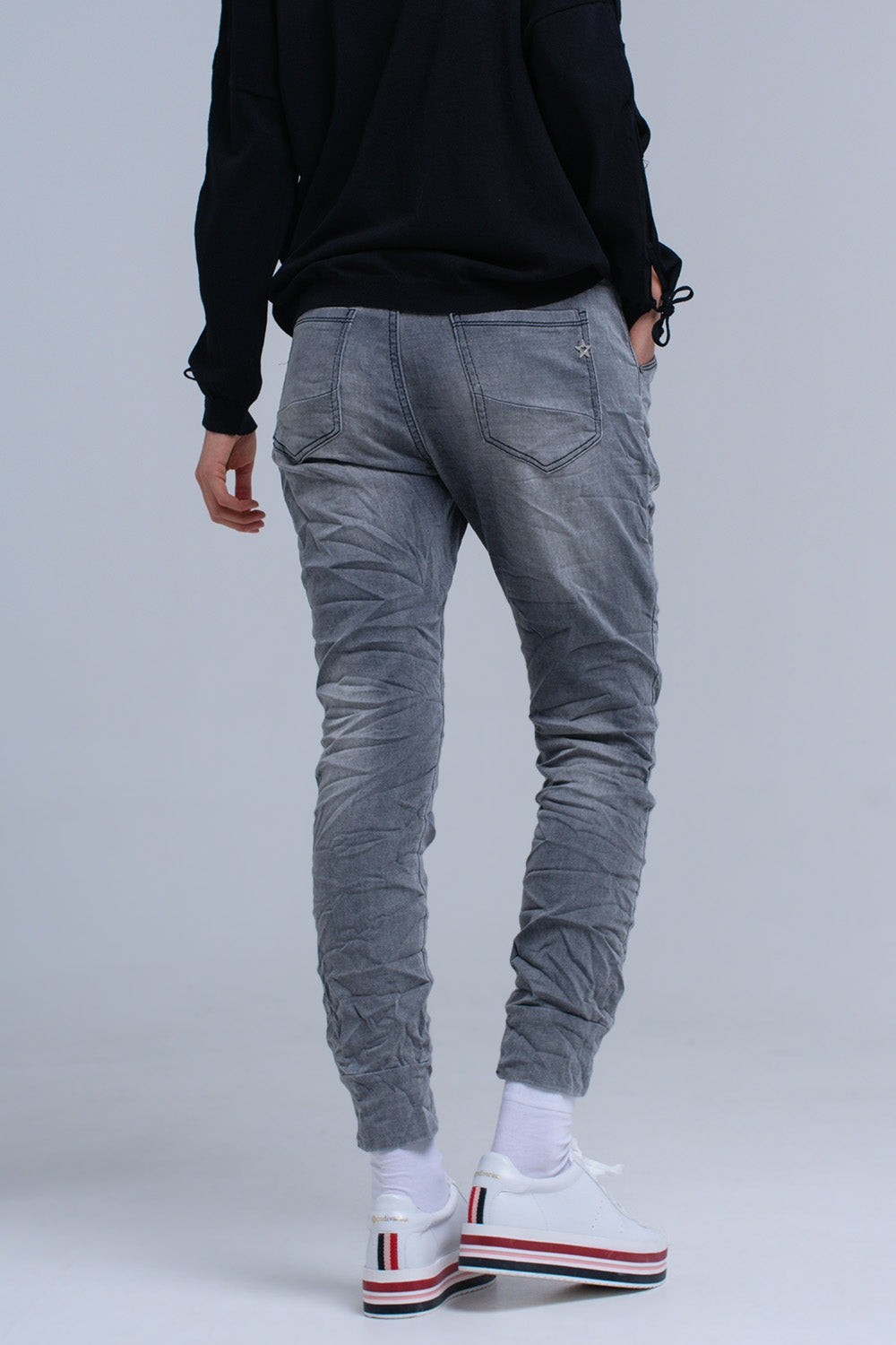 Pantalones vaqueros Jogger gris Q2
