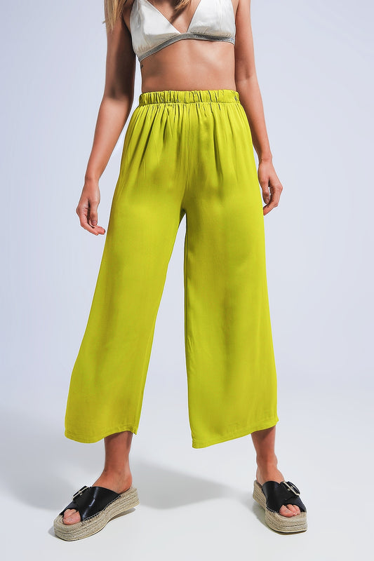 Q2 Pantalones verdes de pernera ancha de satén