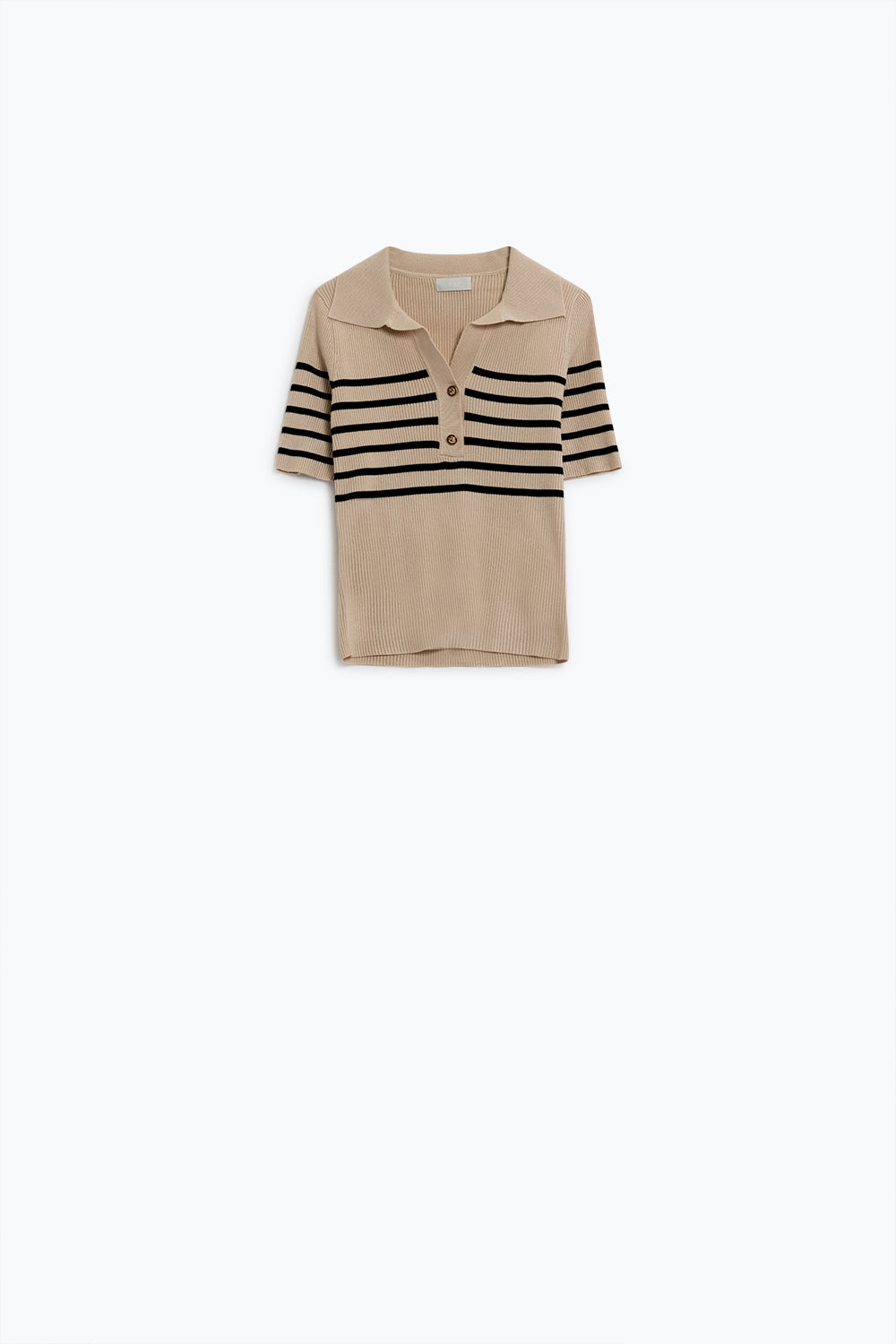 Polo a rayas con detalle de botones en beige Q2