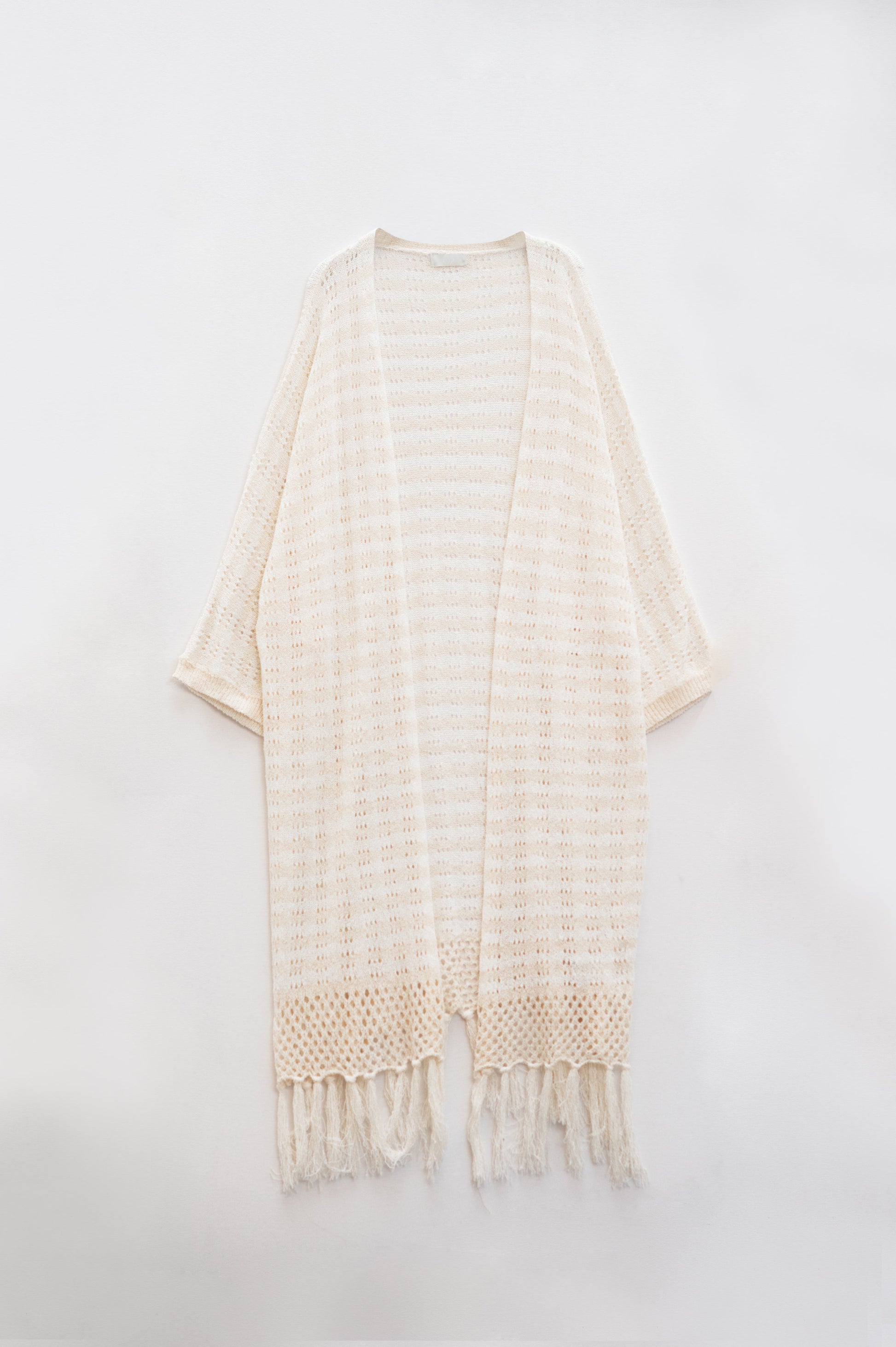 Poncho Crema Estilo Boho Con Punto Pointelle A Rayas Y Detalles De Flecos Q2