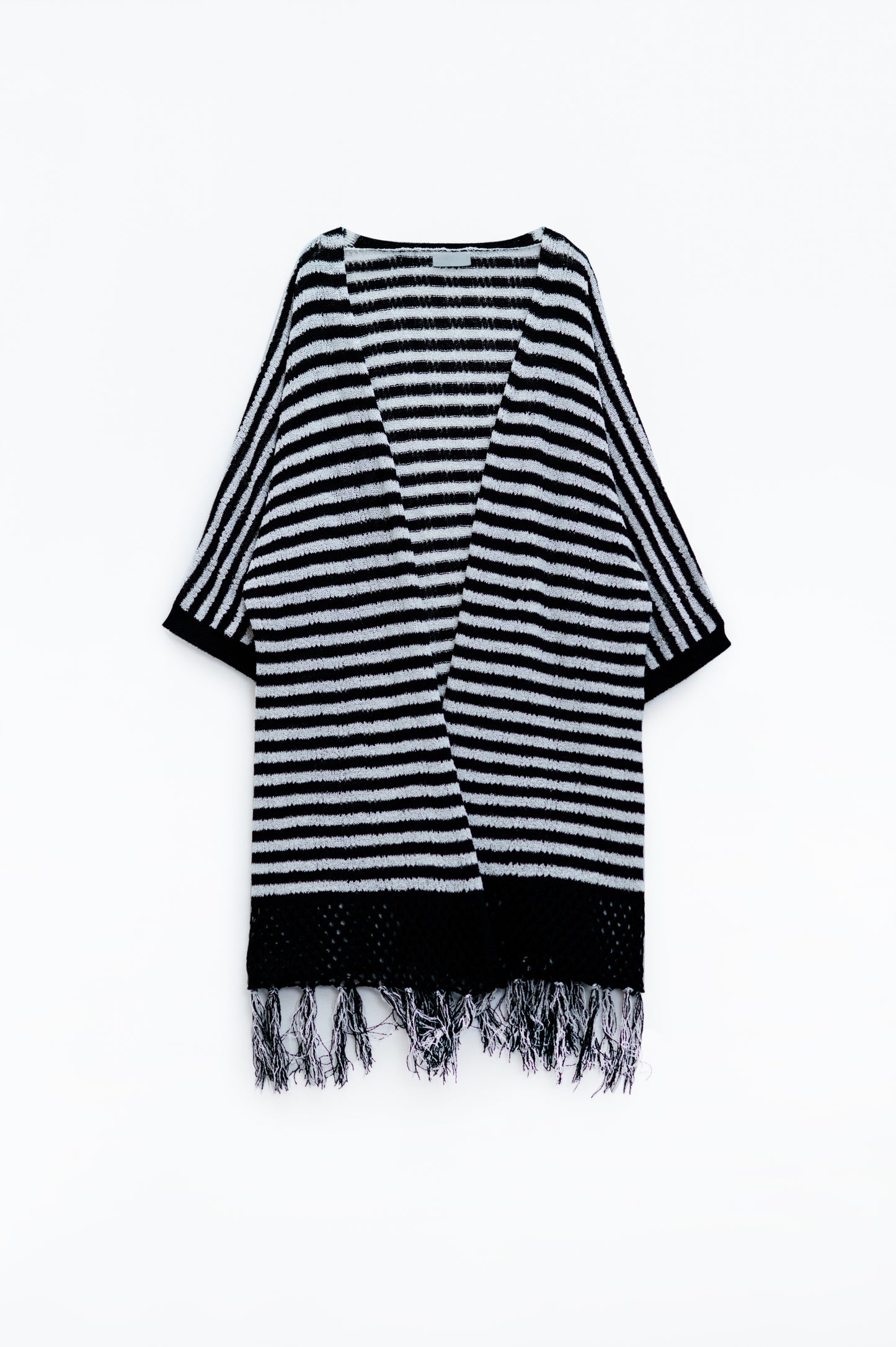 Q2 Rebeca Negra Estilo Boho Con Punto Pointelle A Rayas Y Detalles De Flecos