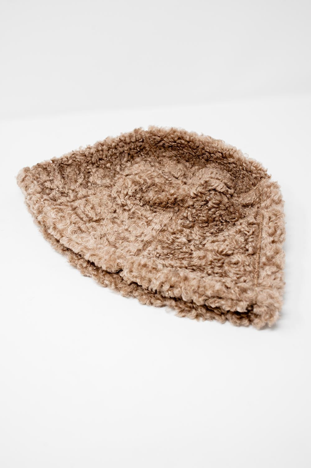 Sombrero de pescador Beige de borreguito Q2