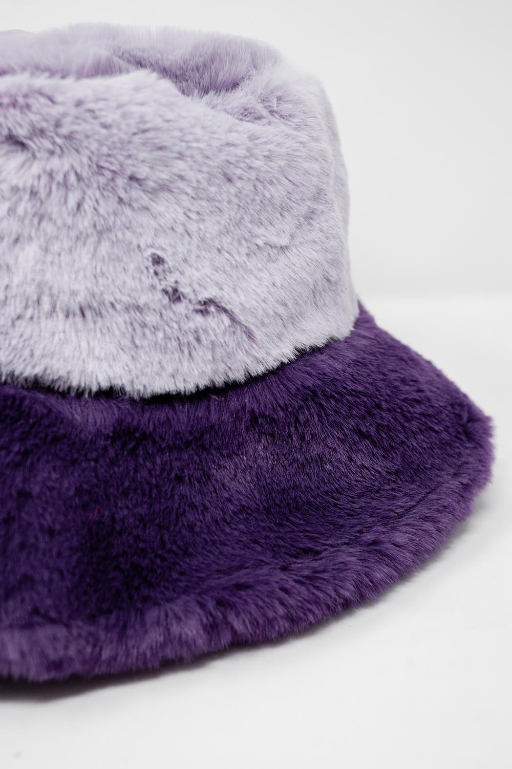 Sombrero de pescador violeta de piel sintética Q2