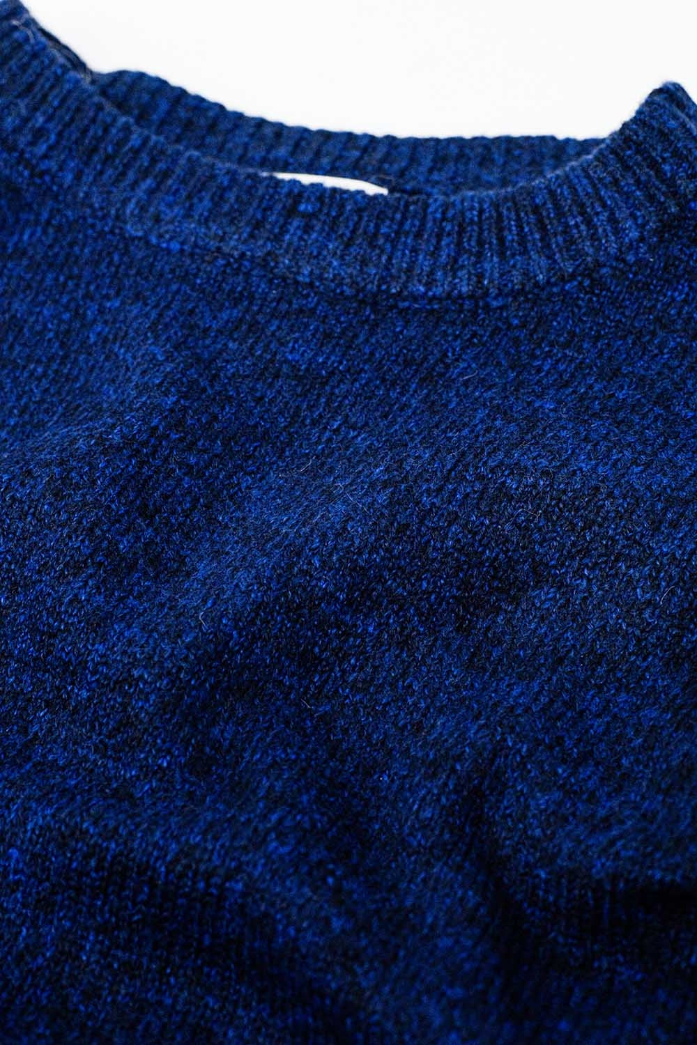 Suave jersey de punto azul marino con mangas globo Q2
