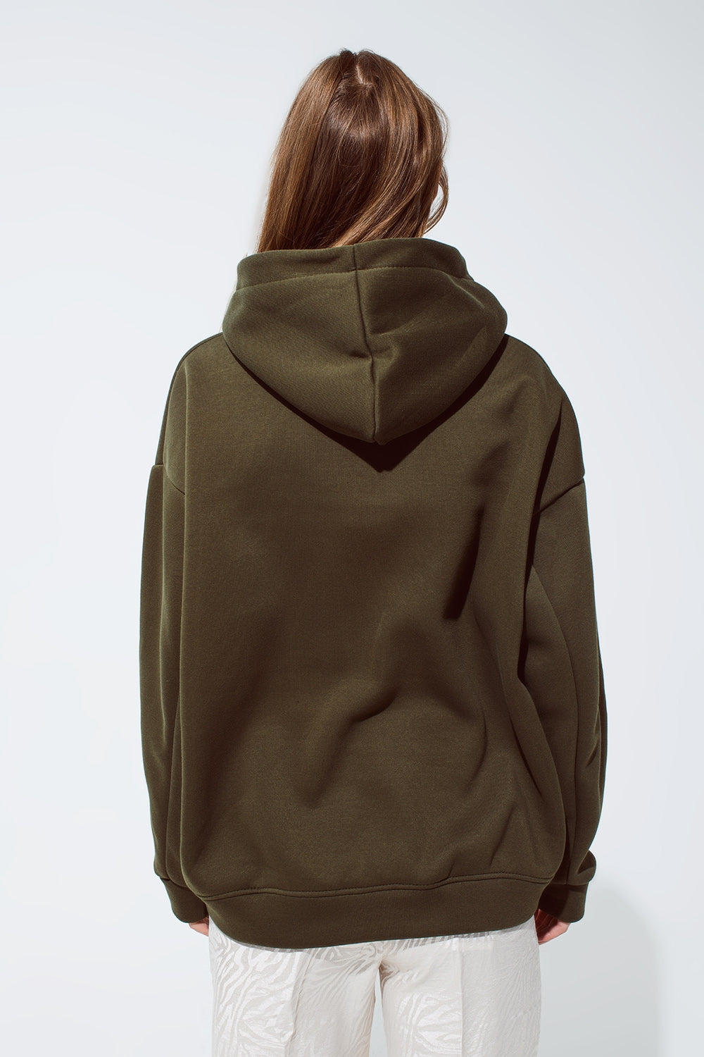 Sudadera de color caqui con texto bordado de Cest La Vie Q2