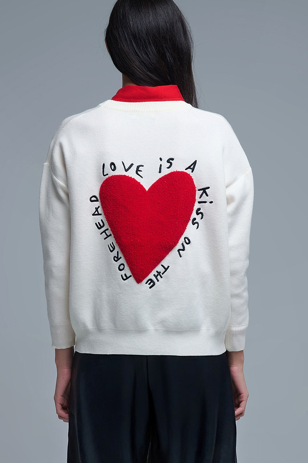 Sudadera De Punto con Corazón Bordado y Texto En Crema Q2