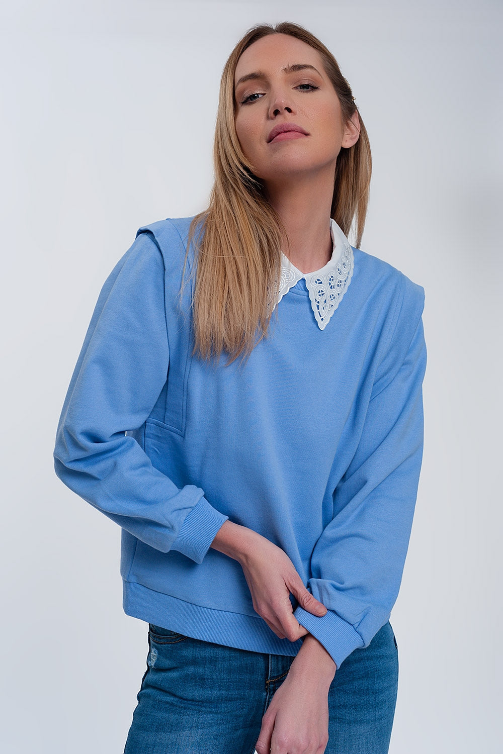 Sudadera estilo boyfriend con detalles llamativos en los hombros en color azul Q2