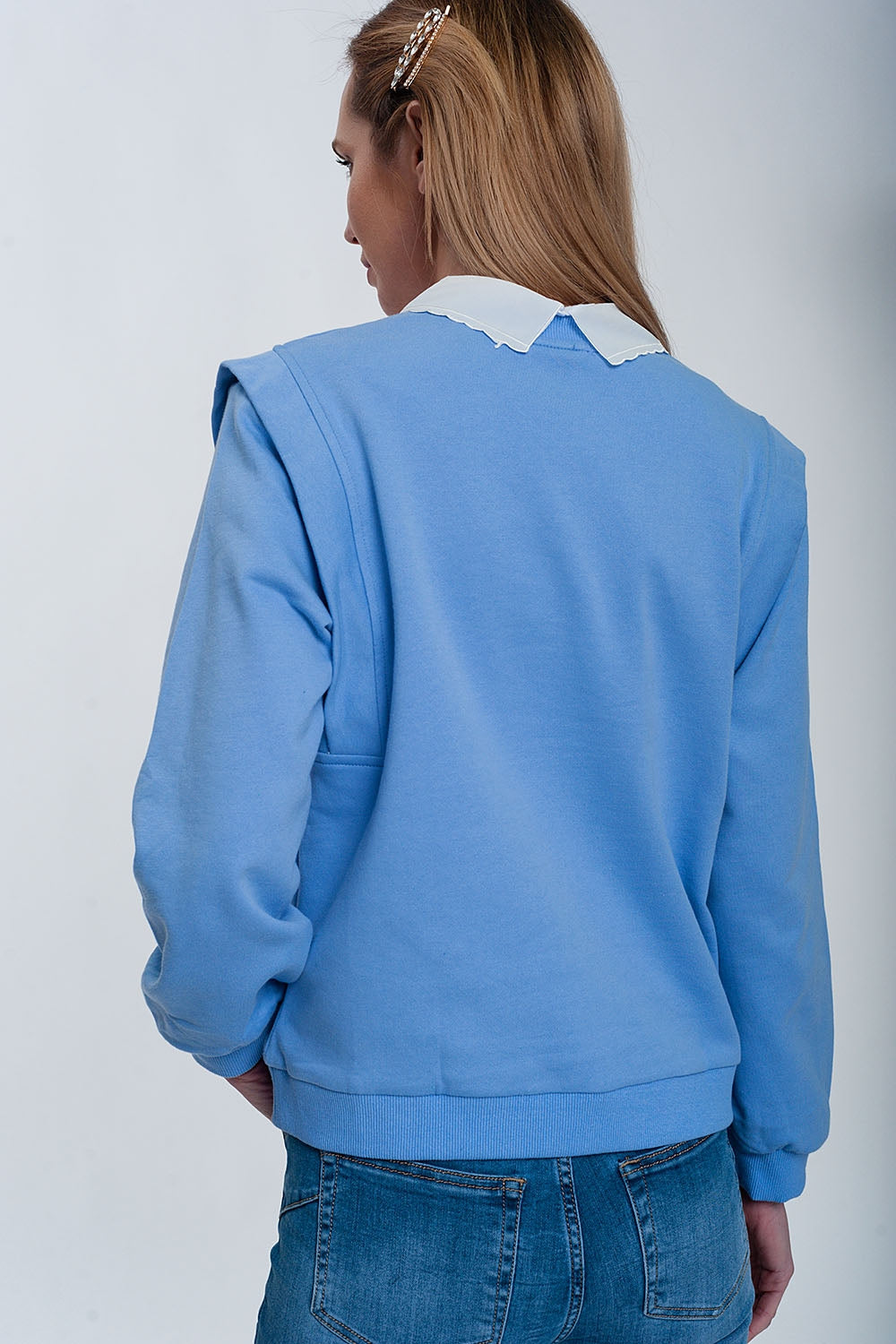 Sudadera estilo boyfriend con detalles llamativos en los hombros en color azul Q2