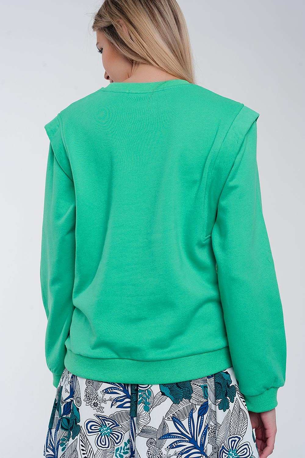 Sudadera estilo boyfriend con detalles llamativos en los hombros Q2
