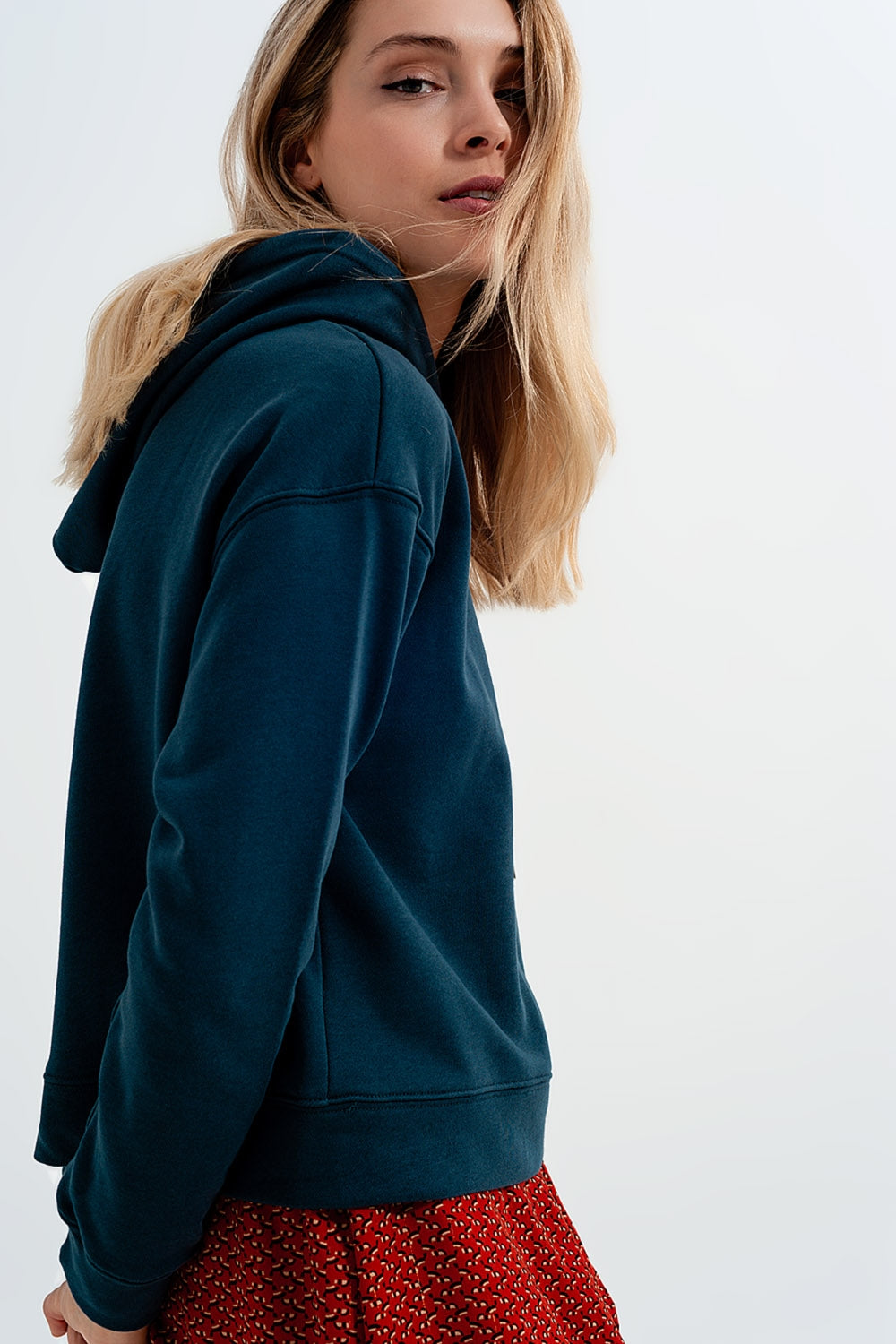 Sudadera verde con capucha Q2