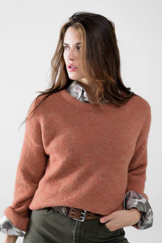 Q2 Suéter acogedor con mangas abullonadas en color camel