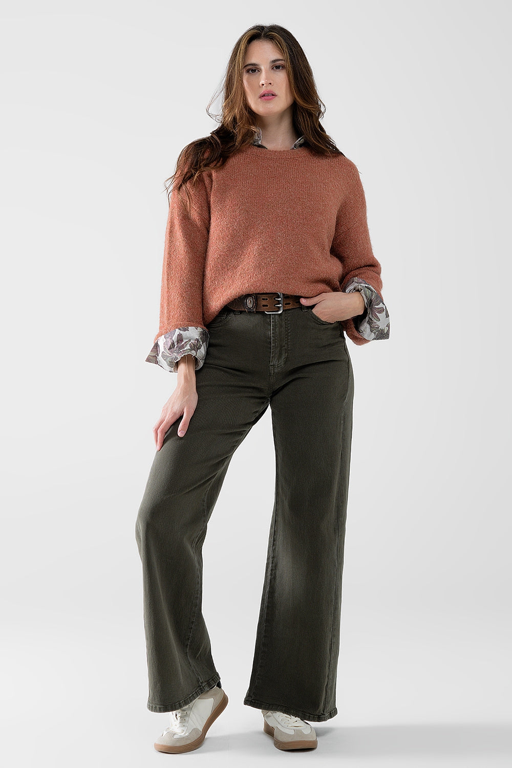 Suéter acogedor con mangas abullonadas en color camel Q2