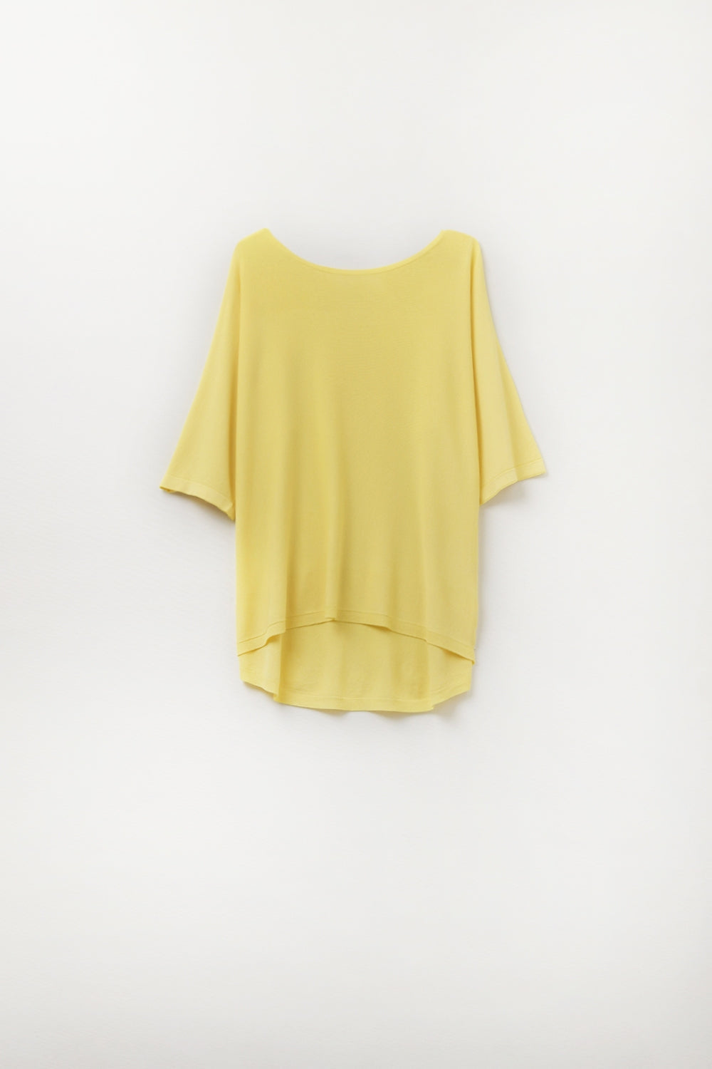Suéter amarillo oversize con mangas hasta el codo Q2