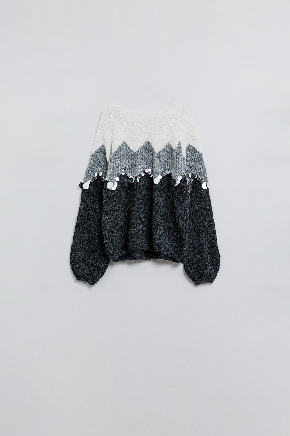 Suéter con diseño de espiga y detalles de lentejuelas en gris Q2