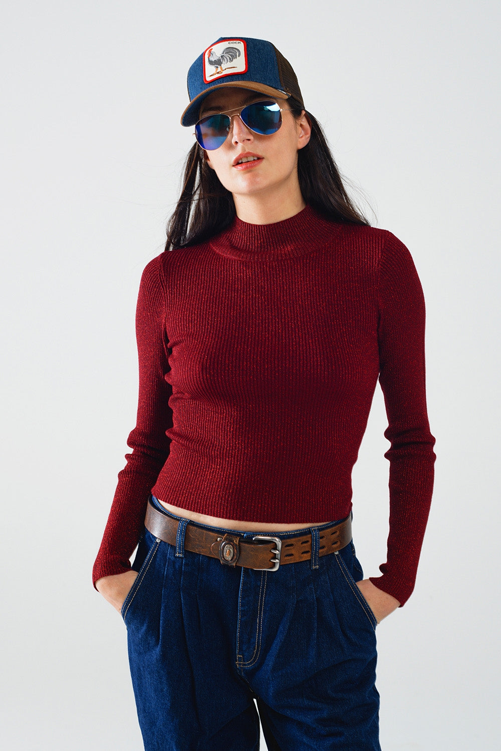 Q2 Sueter de cuello alto y manga larga con purpurina roja brillante