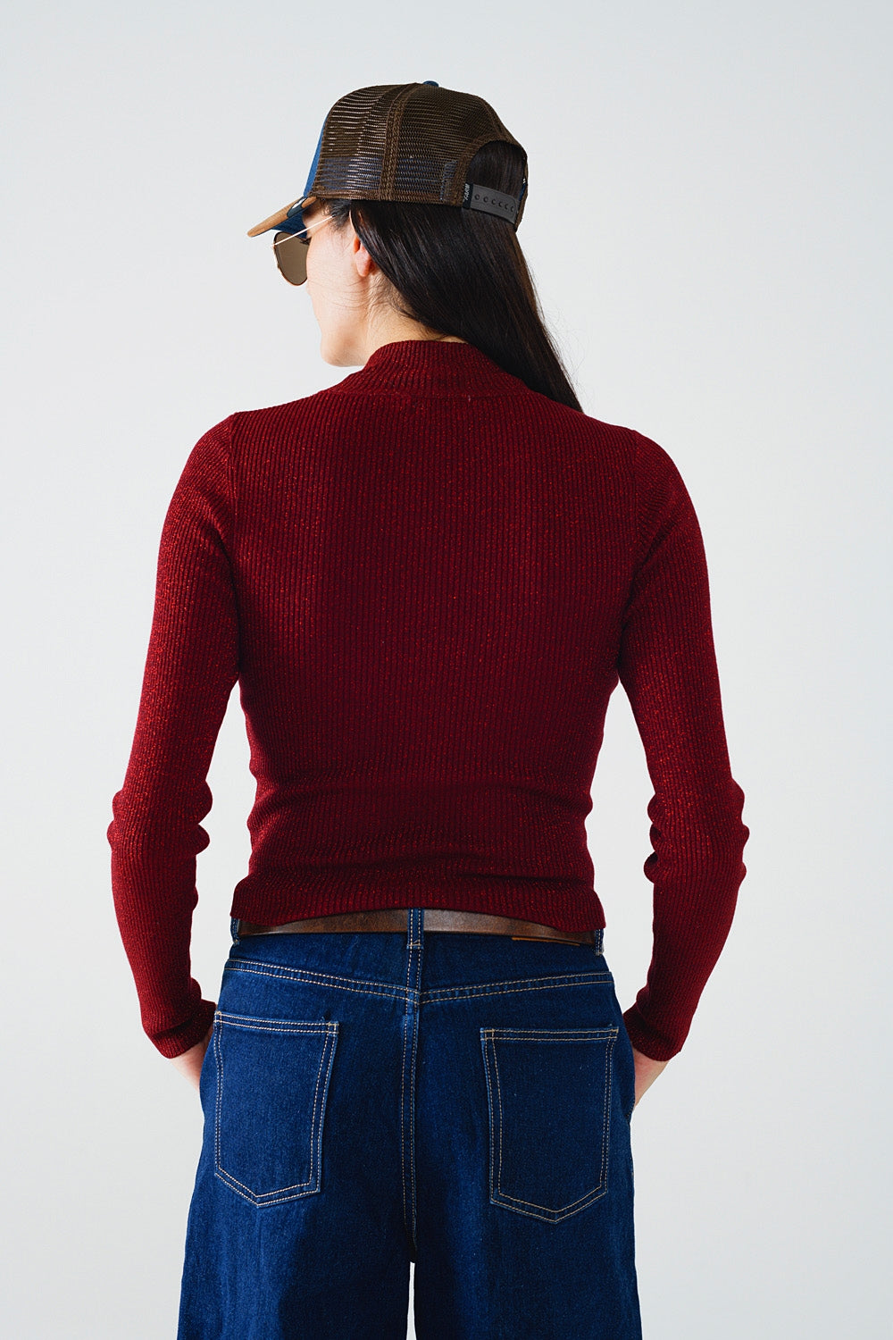 Sueter de cuello alto y manga larga con purpurina roja brillante Q2