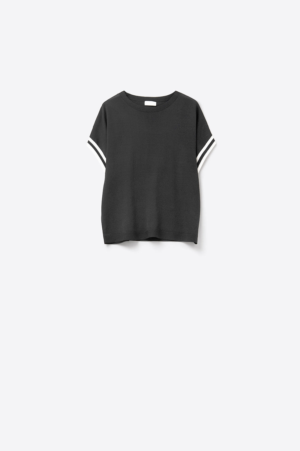 Q2 Suéter relajado en negro con detalle de contraste blanco