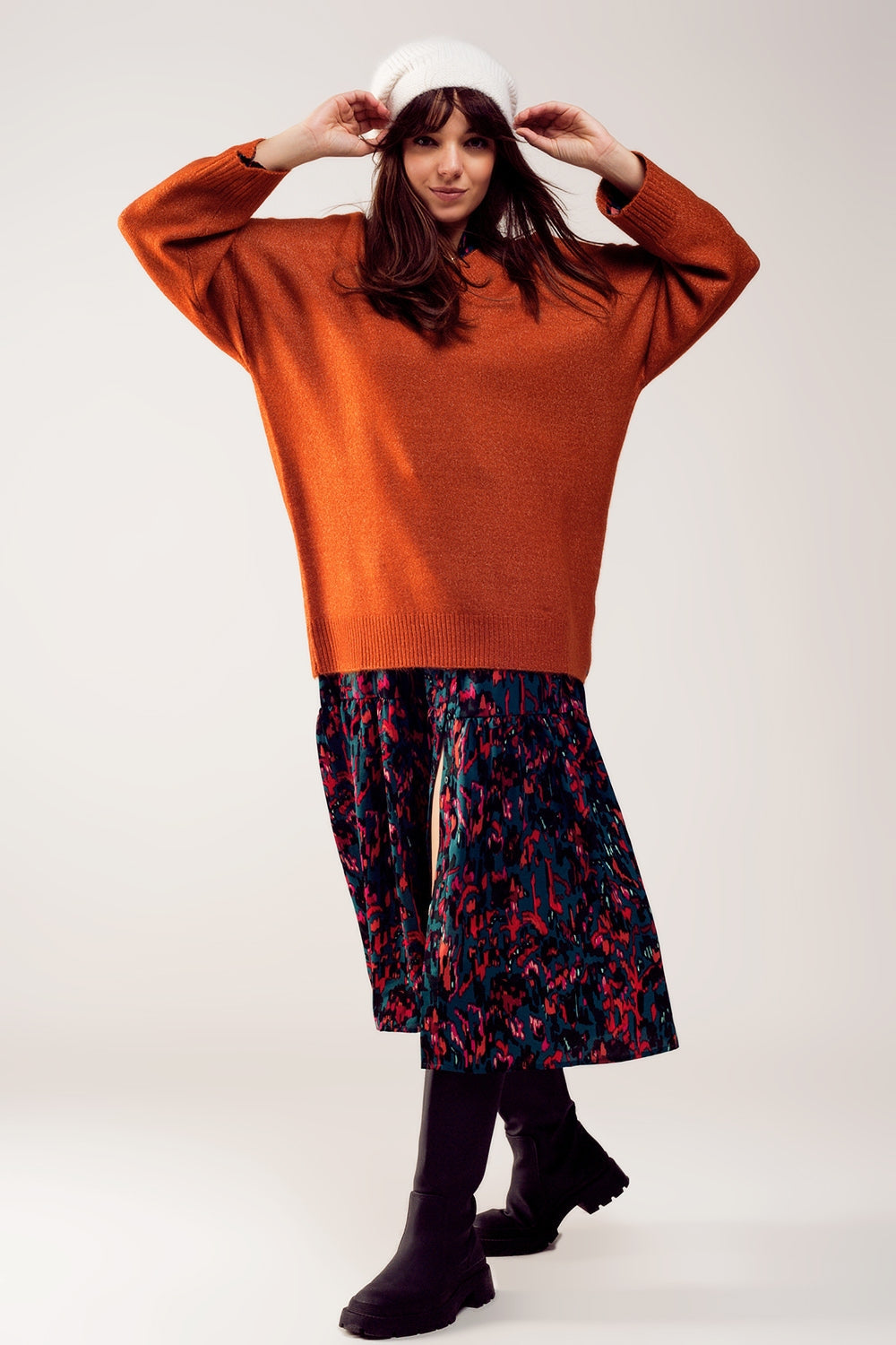 Sueter vestido de pico extragrande en color naranja Q2