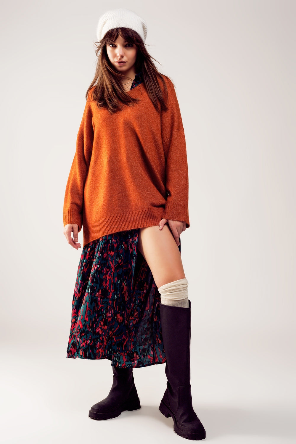 Sueter vestido de pico extragrande en color naranja Q2
