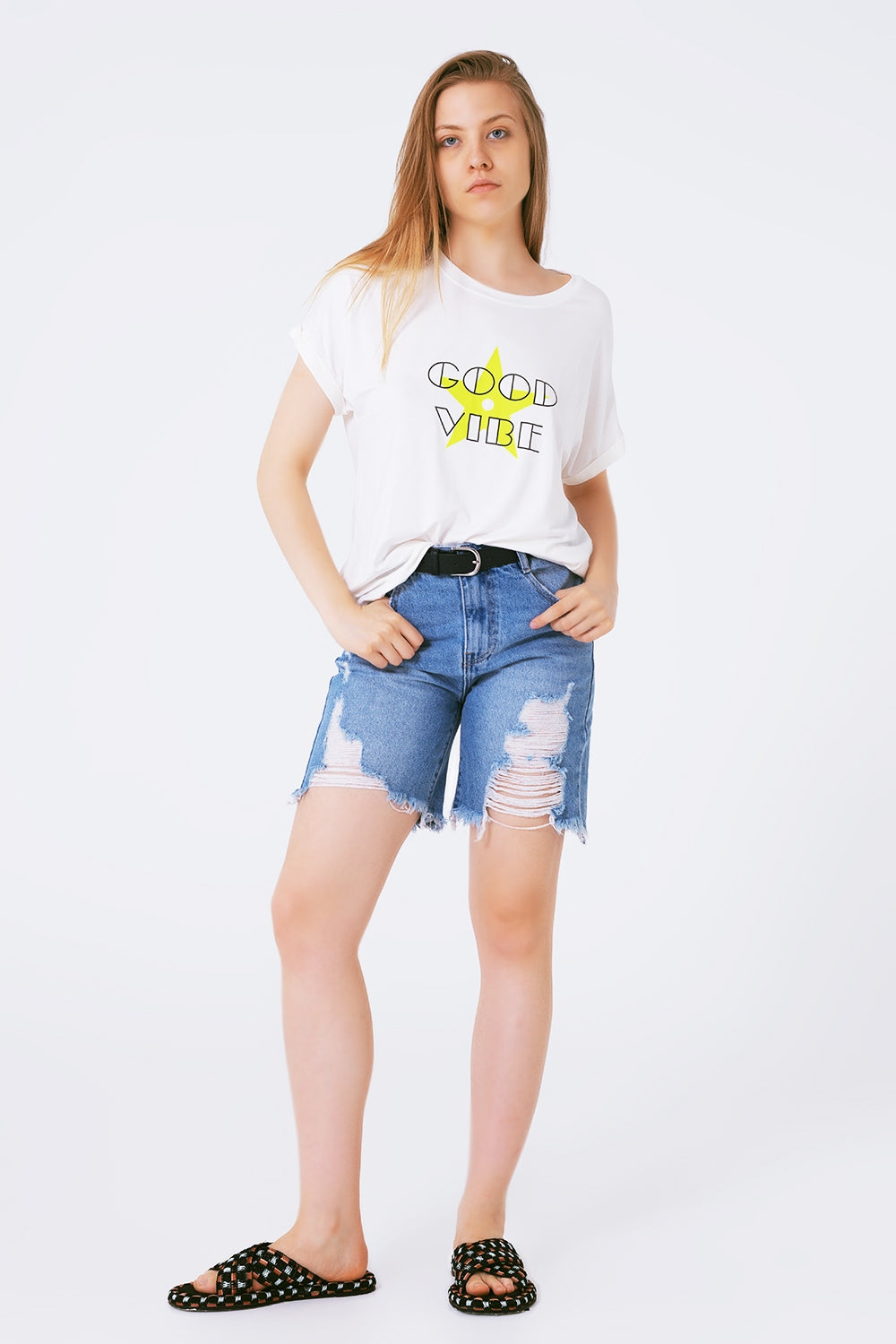 T-Camiseta Cuello barco Diseño amplio good vibe logo fluor Q2