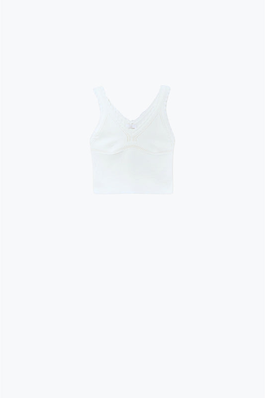 Q2 Top blanco de punto con cuello en V y bordes festoneados