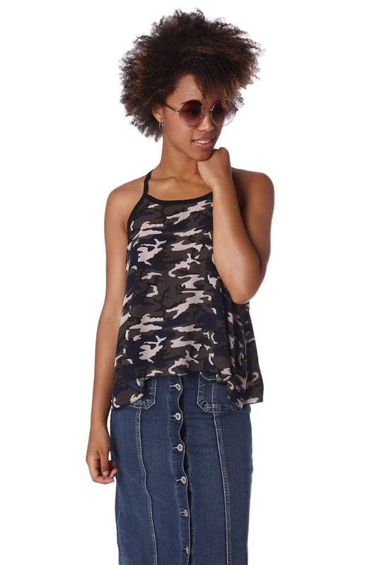 Q2 Top con bajo asimétrico y estampado camuflaje