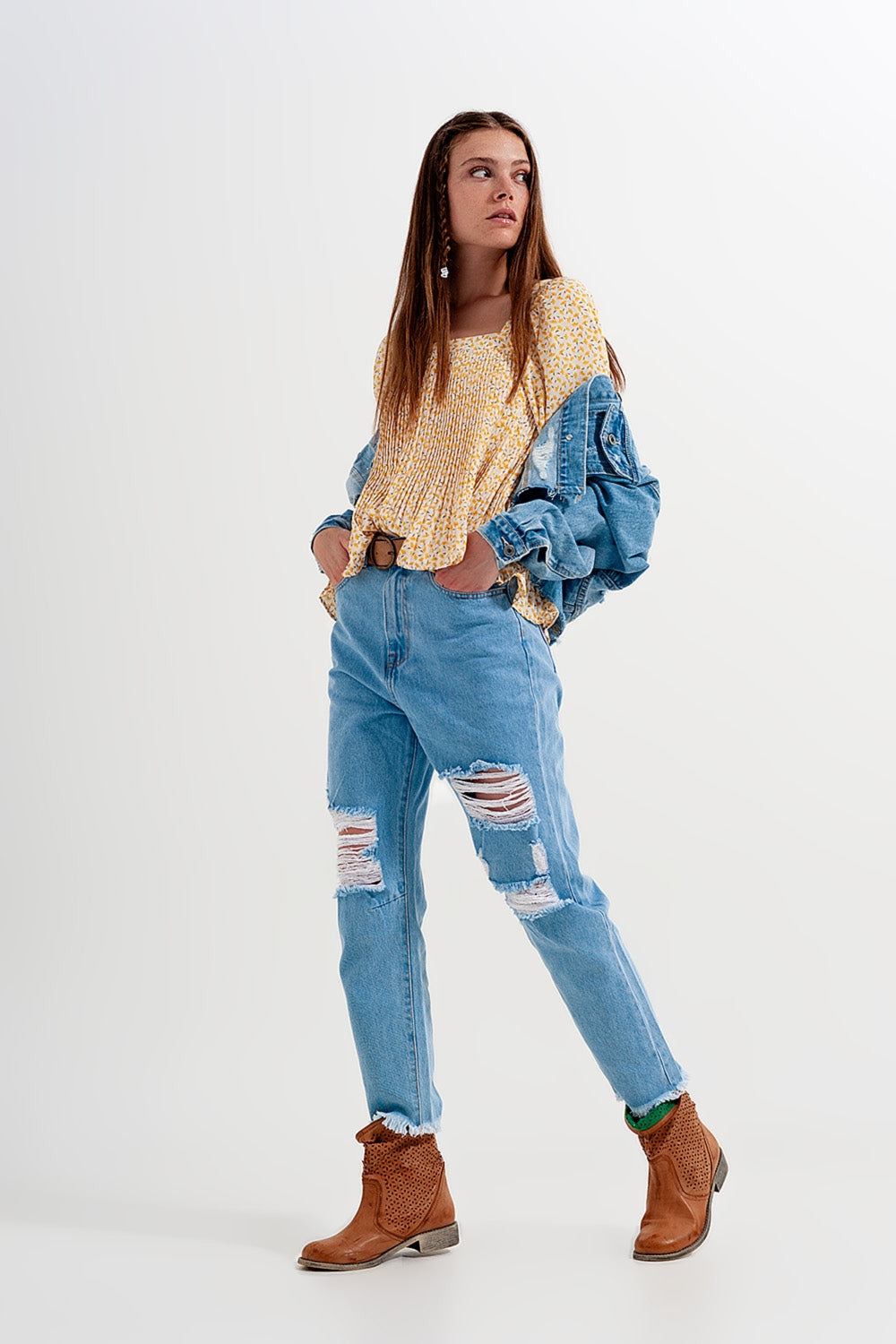 Top con escote cuadrado manga abullonada y estampado floral en amarillo Q2