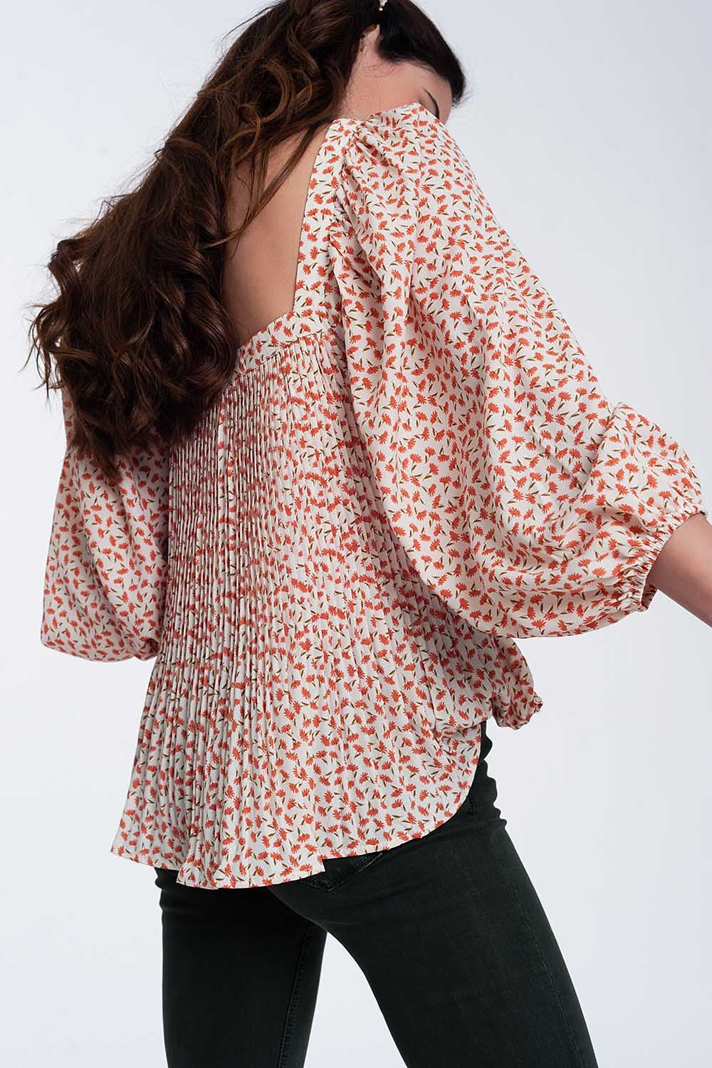 Top con escote cuadrado manga abullonada y estampado floral en coral Q2