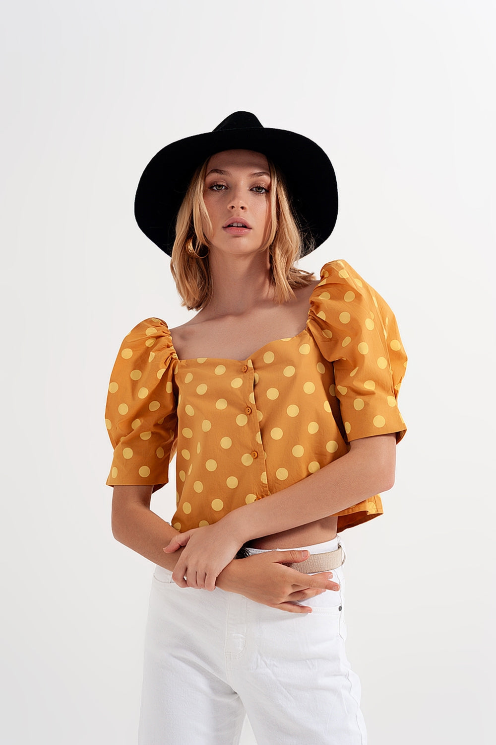 Top con escote cuadrado mangas abullonadas y estampado de lunares amarillo Q2
