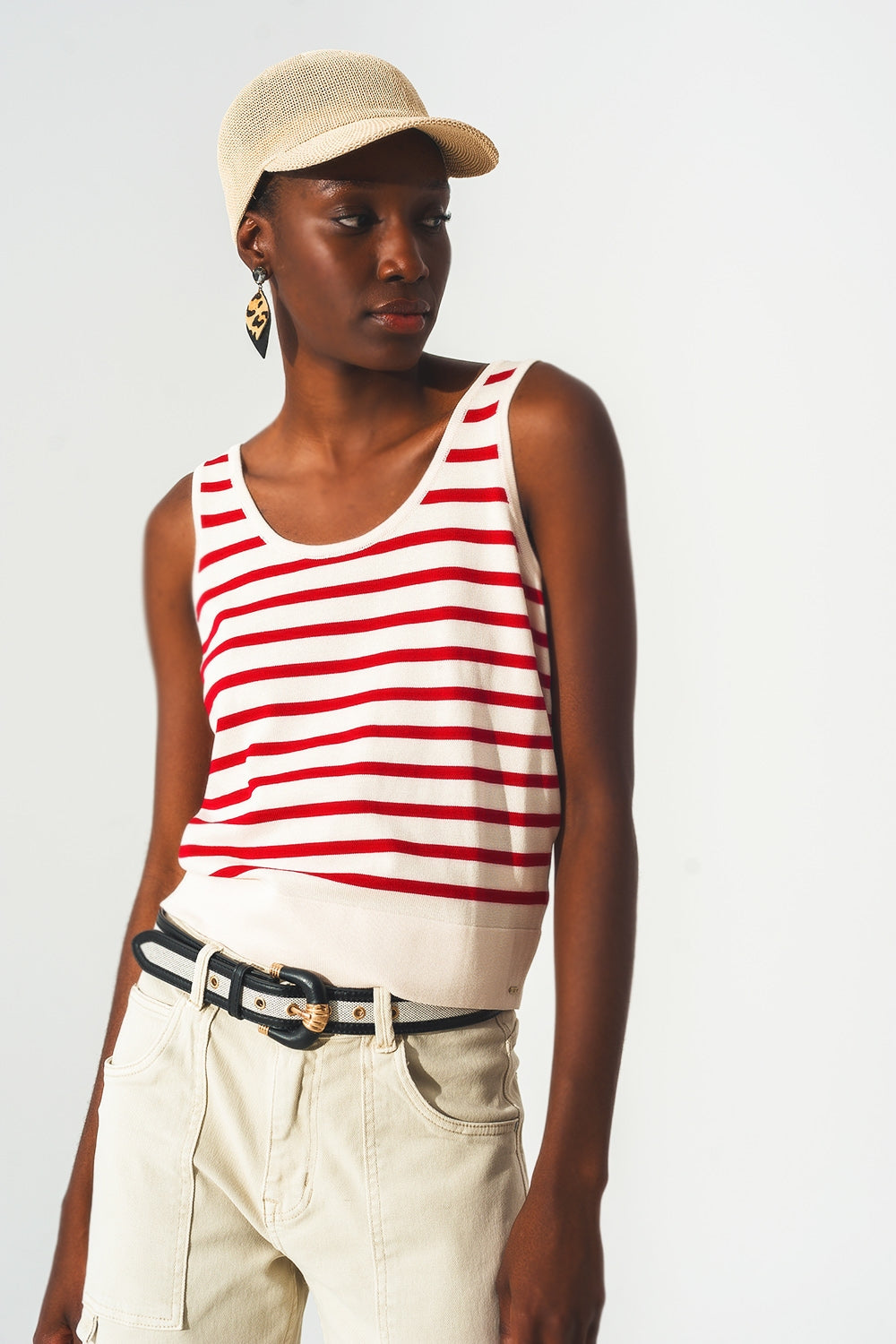 Top corto a rayas en rojo y blanco Q2
