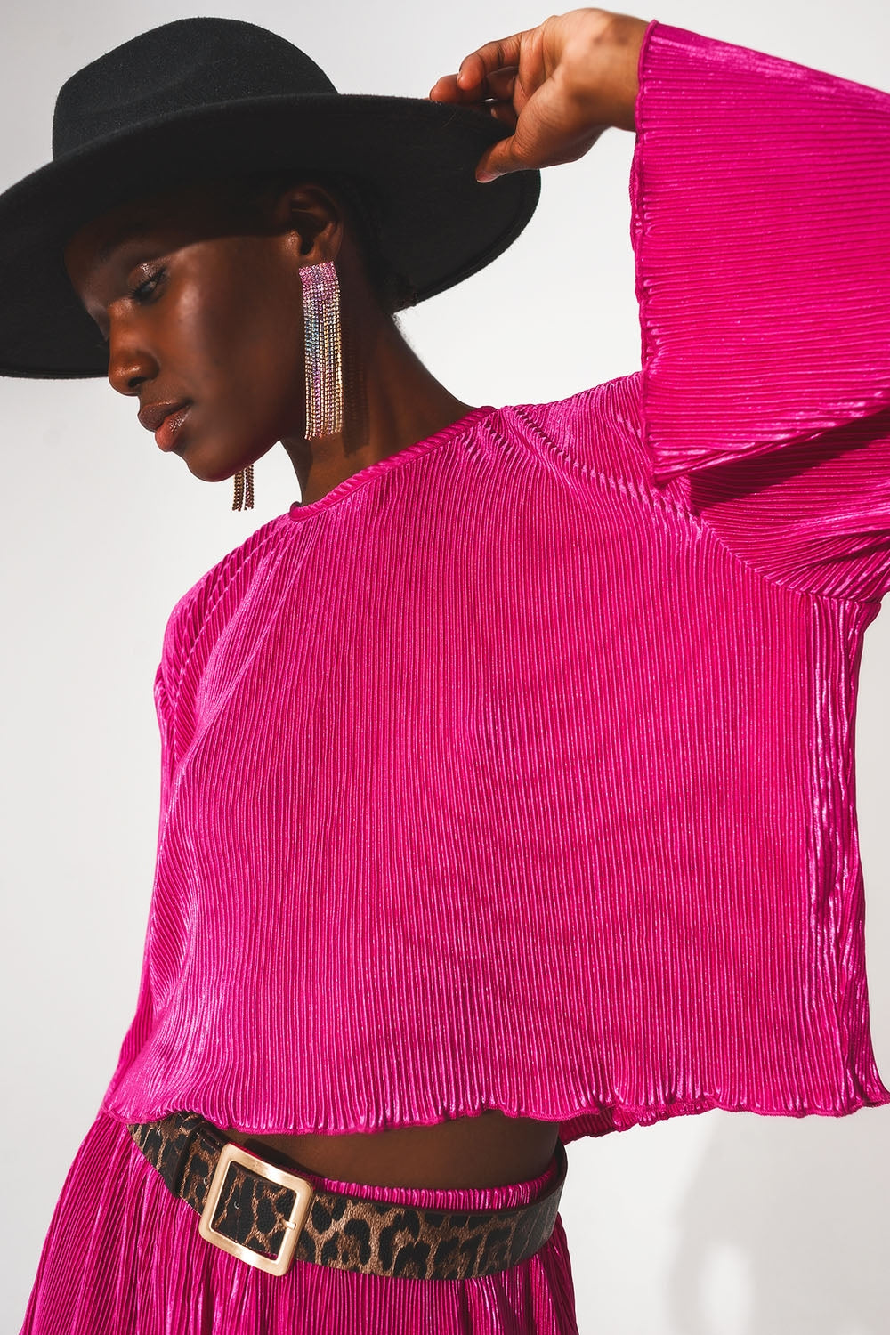 Top corto con cuello redondo plisado en fucsia Q2
