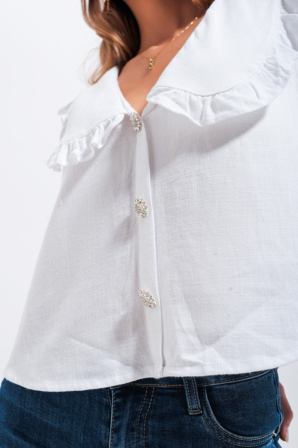 Top corto de corte amplio con cuello tipo babero blanco Q2
