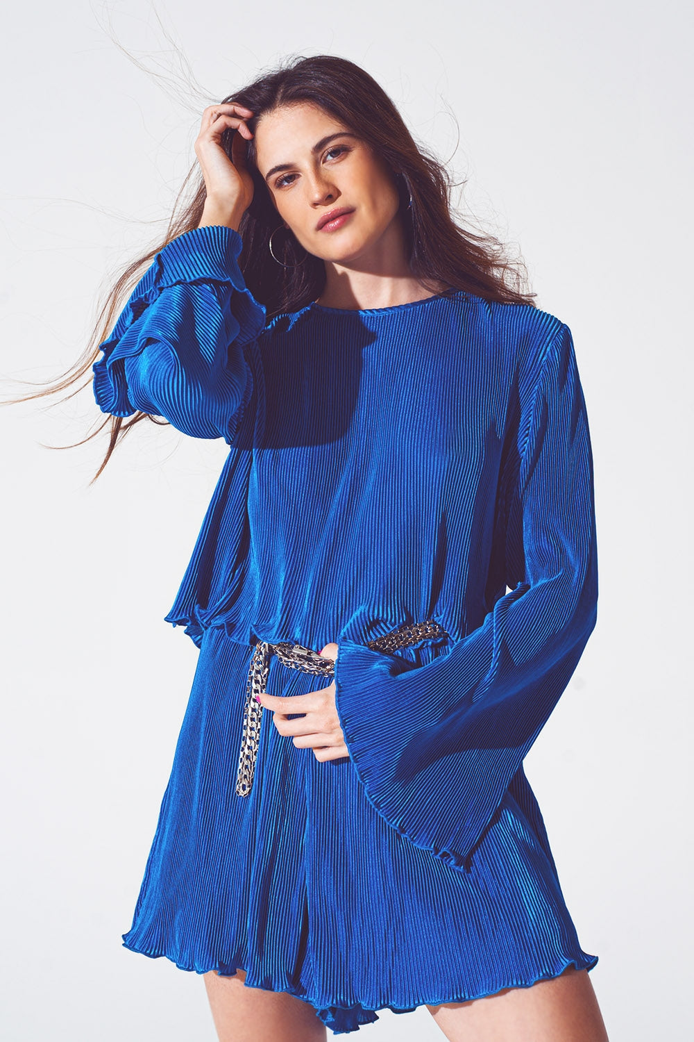 Top corto plisado con cuello redondo en azul Q2