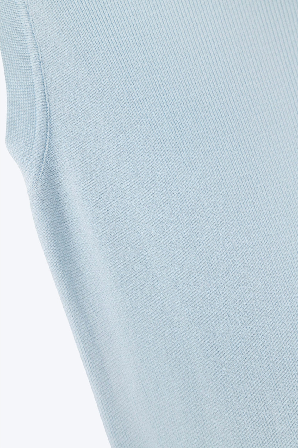 Top de canalé con cuello barco en azul bebé Q2